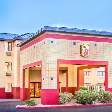 Super 8 by Wyndham Mesa Gilbert Hotel Bagian luar foto