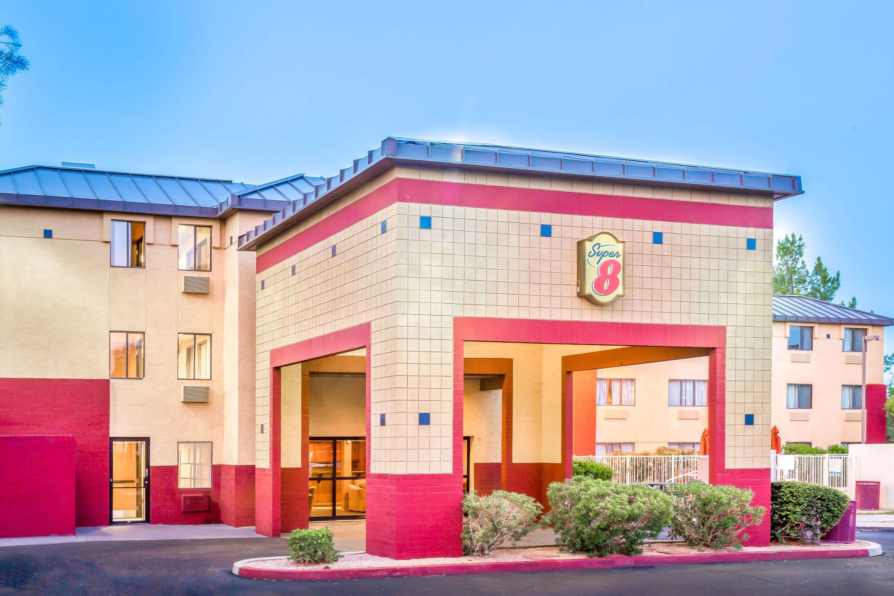 Super 8 by Wyndham Mesa Gilbert Hotel Bagian luar foto