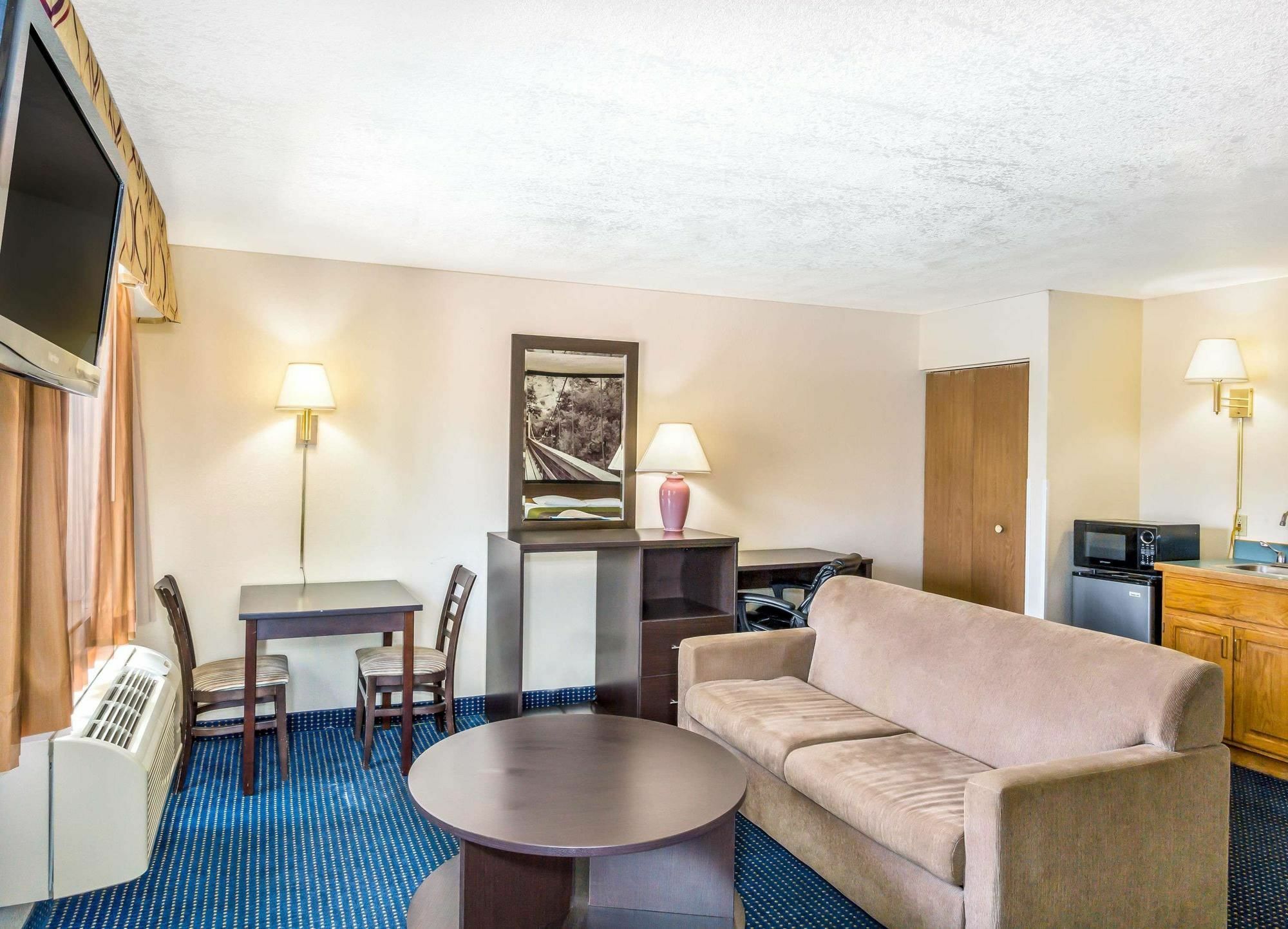 Super 8 by Wyndham Mesa Gilbert Hotel Bagian luar foto